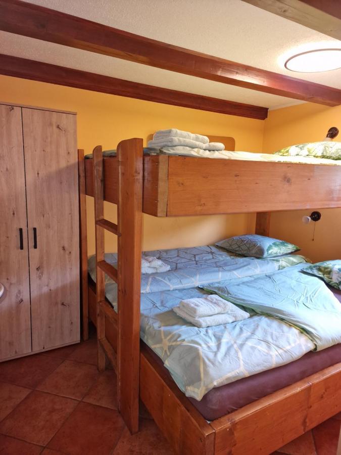 Apartments Relax Jezerca ツェルクニェ・ナ・ゴレニスケム エクステリア 写真